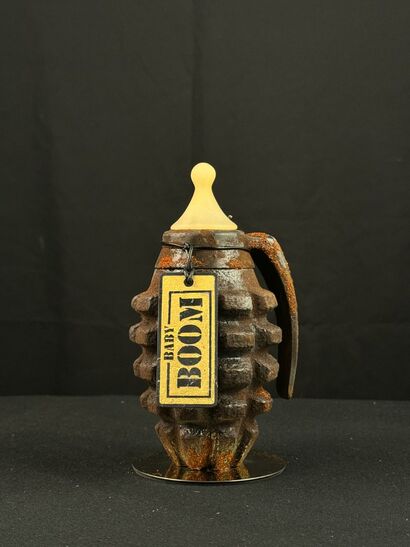 BABY BOTTLE BOOM - a Sculpture & Installation Artowrk by teo martino